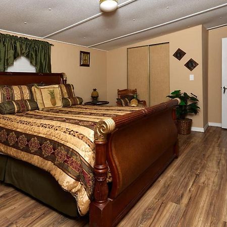 Room In Bb - Pleasant Days Bb Tropical Master Suite Homosassa Exteriör bild
