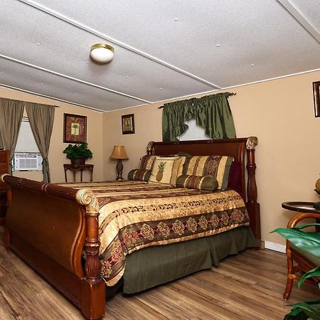 Room In Bb - Pleasant Days Bb Tropical Master Suite Homosassa Exteriör bild