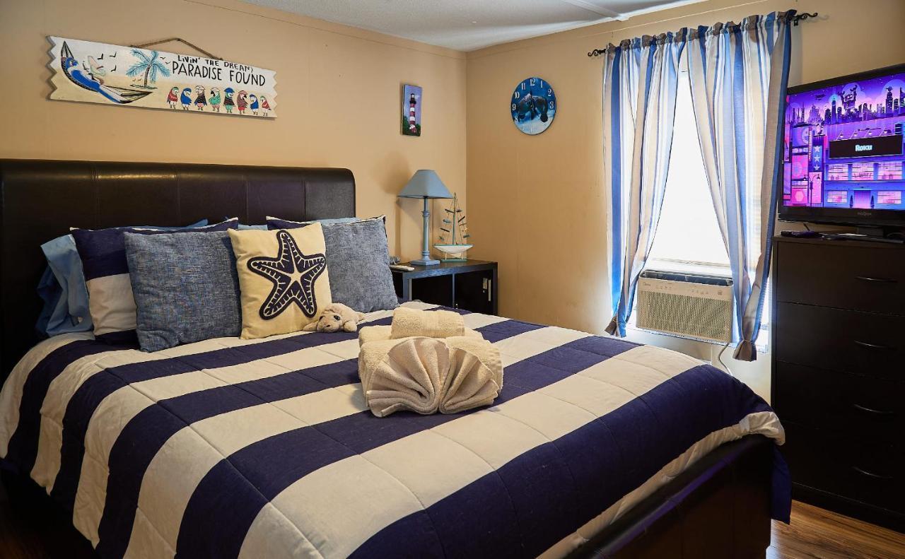 Room In Bb - Pleasant Days Bb Tropical Master Suite Homosassa Exteriör bild